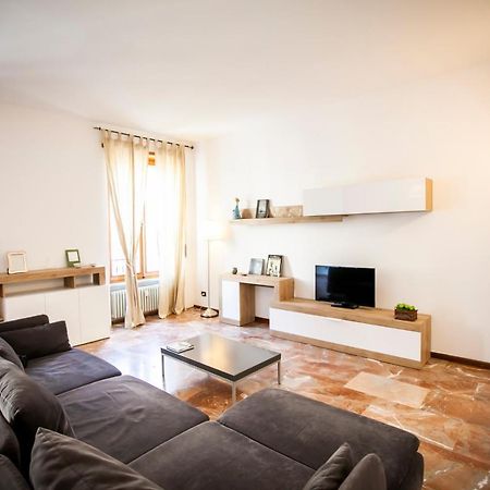 Dante108 Apartment โกโม ภายนอก รูปภาพ