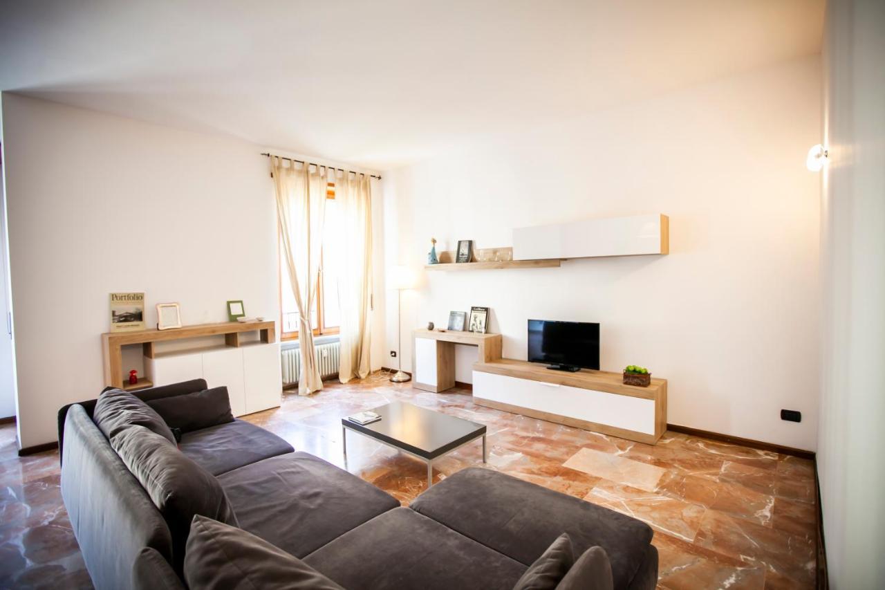 Dante108 Apartment โกโม ภายนอก รูปภาพ